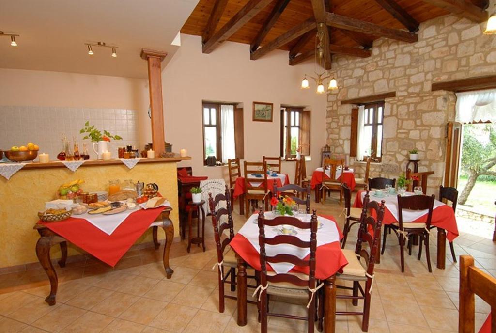 Anatoli Labreon Hotell Agia Marina  Exteriör bild