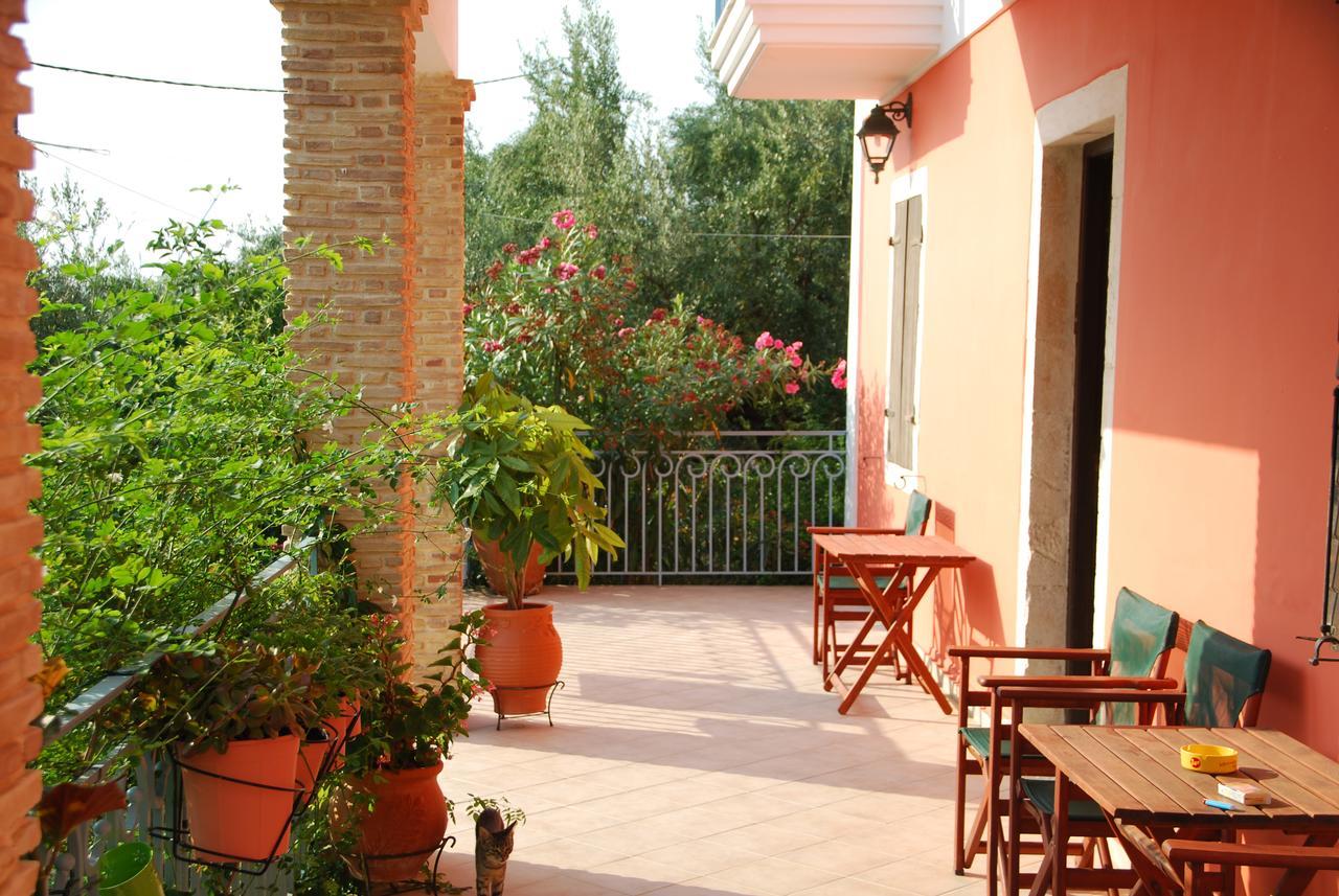 Anatoli Labreon Hotell Agia Marina  Exteriör bild