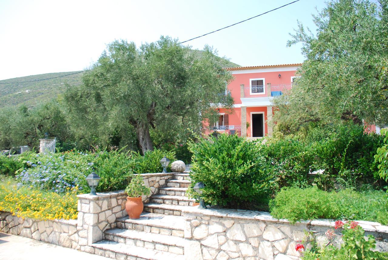 Anatoli Labreon Hotell Agia Marina  Exteriör bild